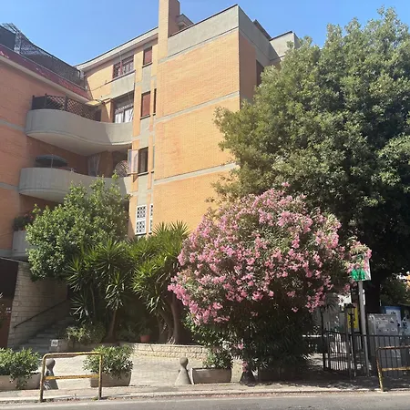 Last Floor Aurelio Vaticano * روما